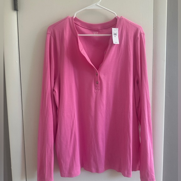 GAP Tops - Gap women’s Henley shirt